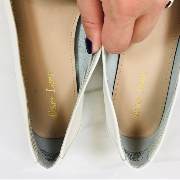 Vintage pointed toe solid white leather flats - Picture 4 of 10